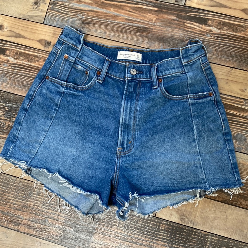 New Without Tags “The Mom Short” high rise
